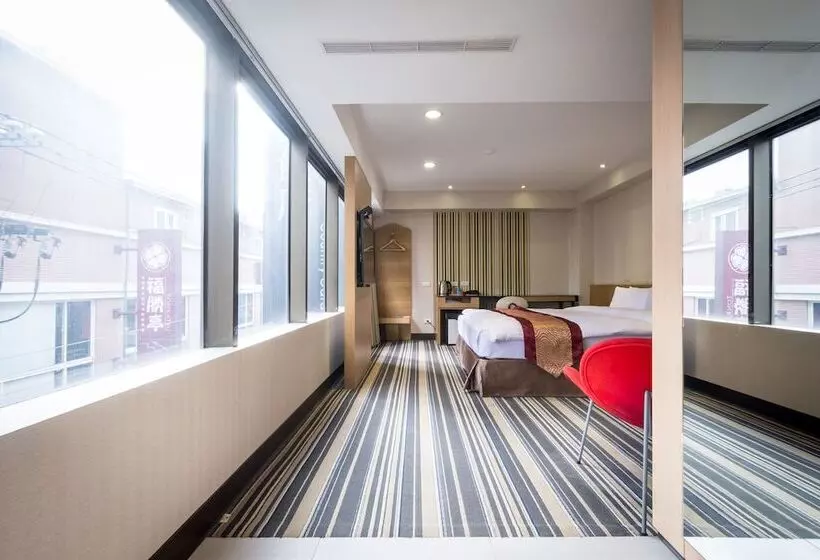 هتل Country Garden