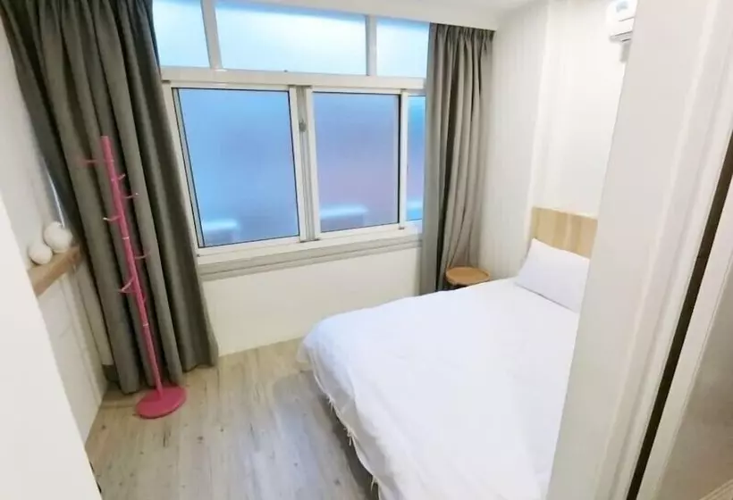 پانسیون Fengjia Line Stack