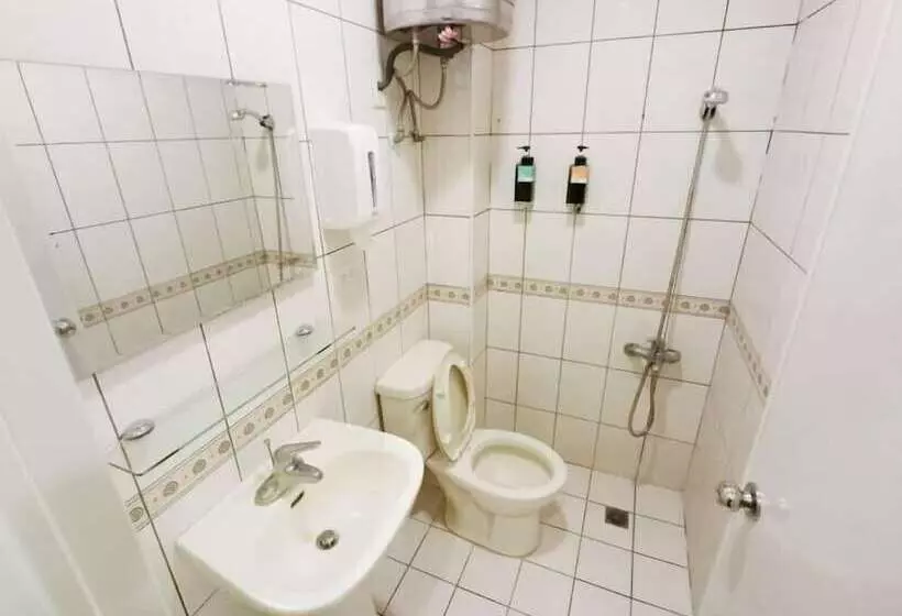 پانسیون Fengjia Line Stack