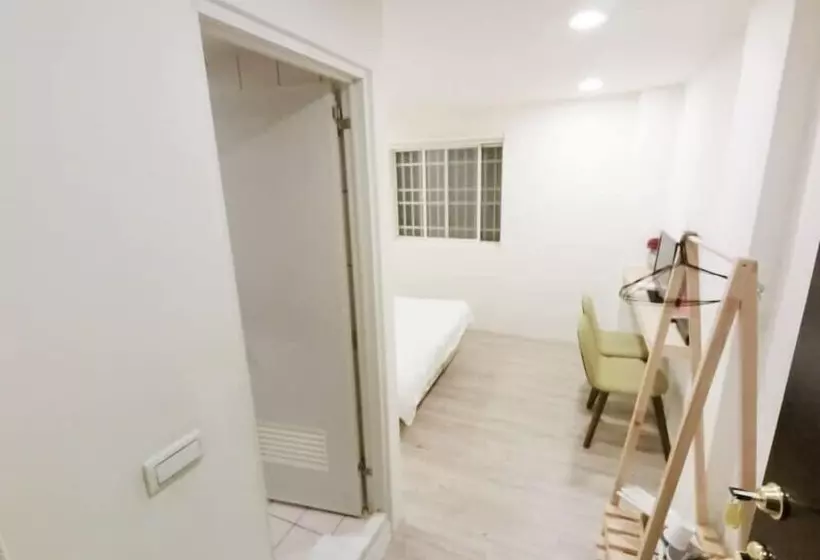 پانسیون Fengjia Line Stack