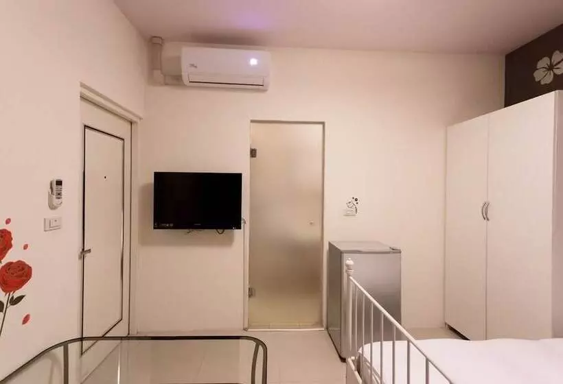 پانسیون Fengjia Line Stack