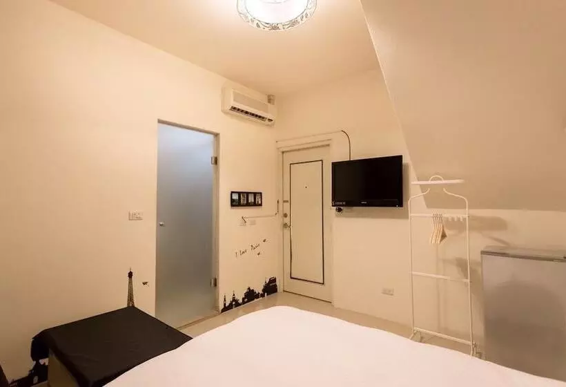 پانسیون Fengjia Line Stack