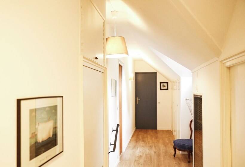 تختخواب و صبحانه La Belle Monsoise