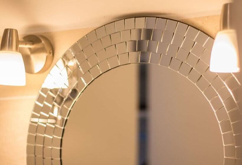 تختخواب و صبحانه La Belle Monsoise