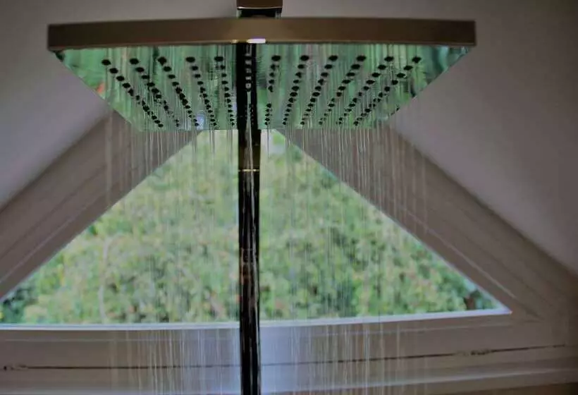 تختخواب و صبحانه La Belle Monsoise