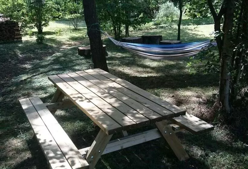 تختخواب و صبحانه La Belle Monsoise