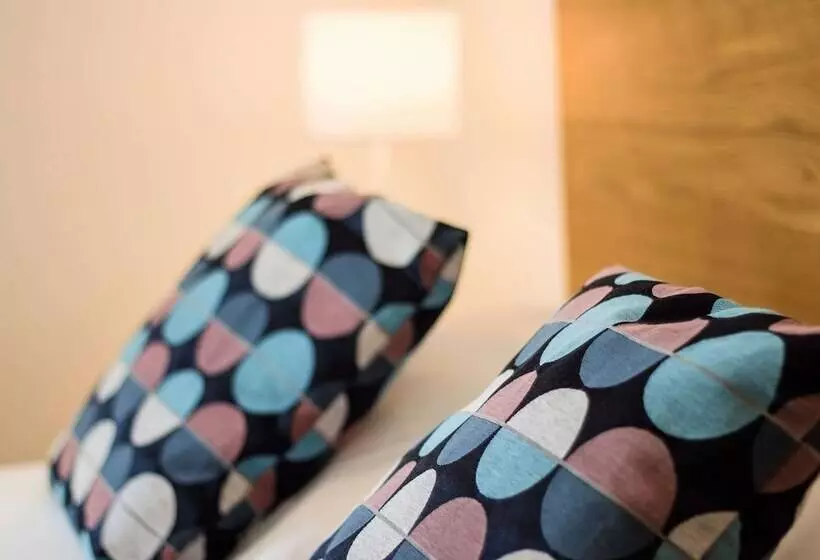 تختخواب و صبحانه La Belle Monsoise