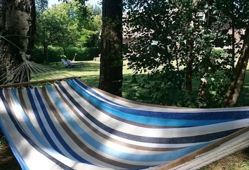 تختخواب و صبحانه La Belle Monsoise