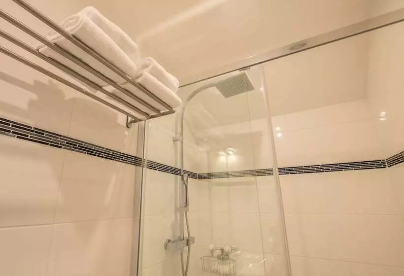 تختخواب و صبحانه La Belle Monsoise