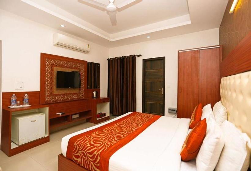 Callista Inn Golf Course Road