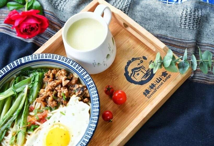 פונדק Greenforest Lodge