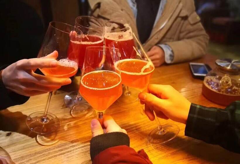 פונדק Greenforest Lodge