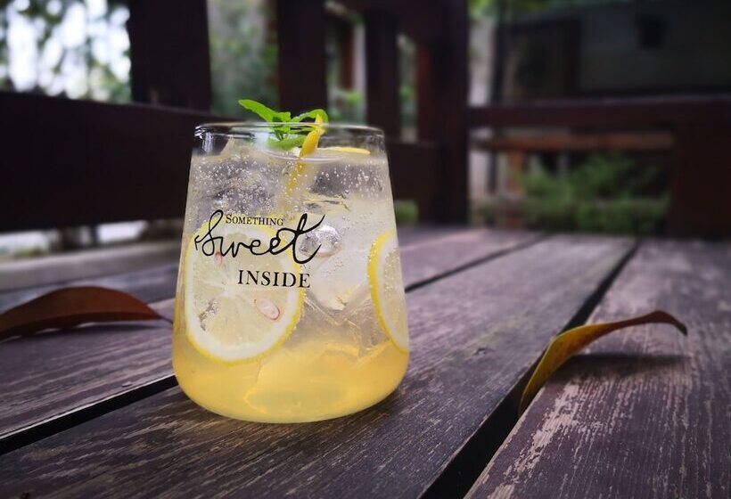 פונדק Greenforest Lodge