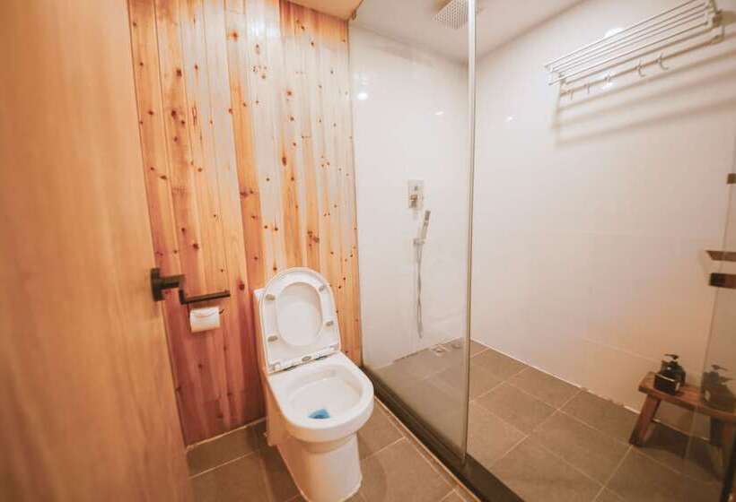 פונדק Greenforest Lodge