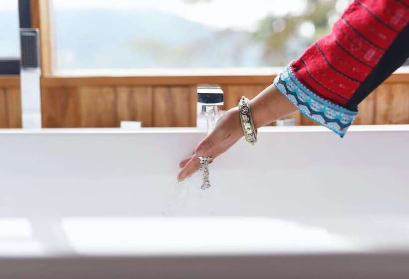 פונדק Greenforest Lodge