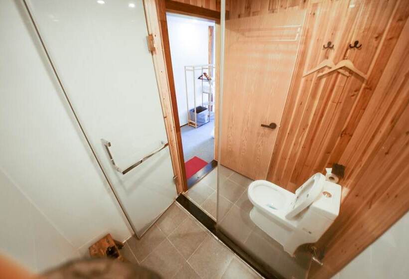 פונדק Greenforest Lodge