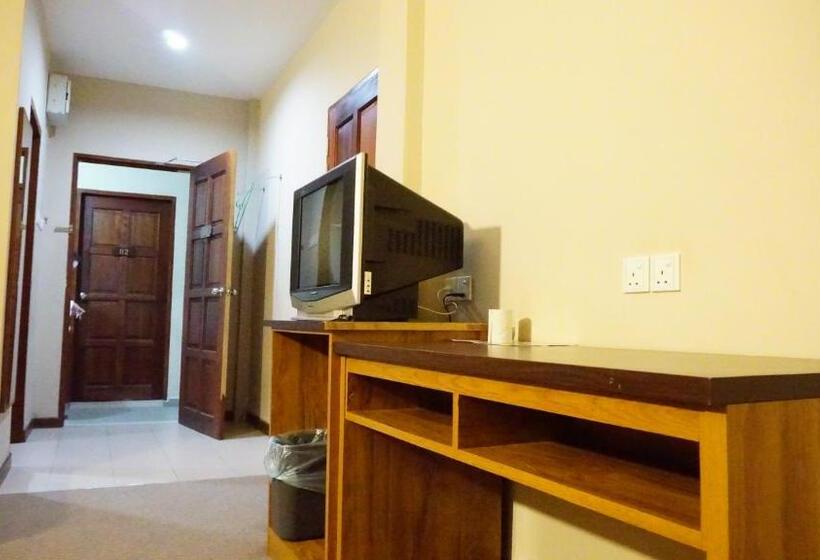 ホテル Baron Waterfront