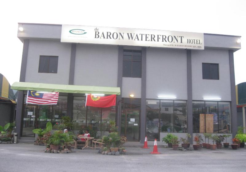 ホテル Baron Waterfront