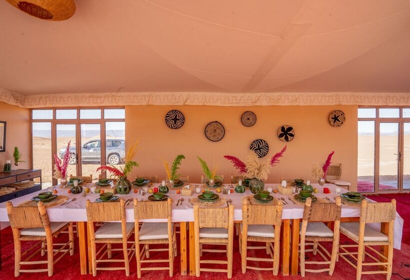 فندق Erg Chegaga Desert Luxury Camp