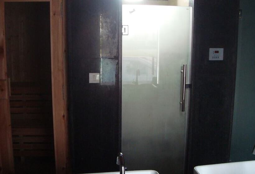 Nature Valley Resort