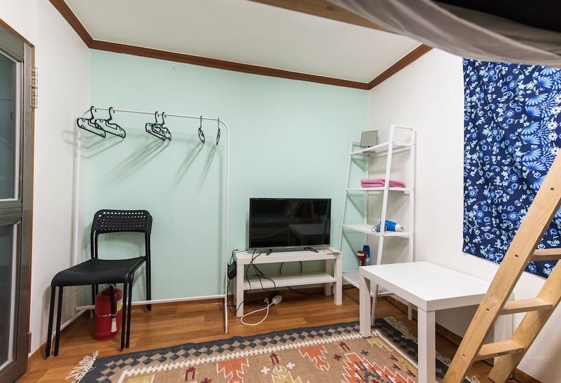 펜션 Jinho S Black Whale Guesthouse & Bar