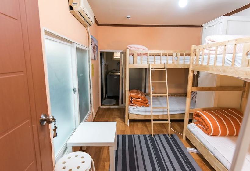 펜션 Jinho S Black Whale Guesthouse & Bar