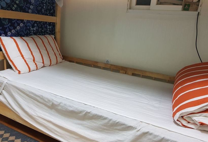 펜션 Jinho S Black Whale Guesthouse & Bar