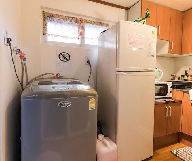 펜션 Jinho S Black Whale Guesthouse & Bar