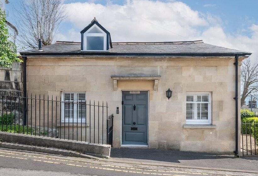 Bath Circle Camden Lodge House