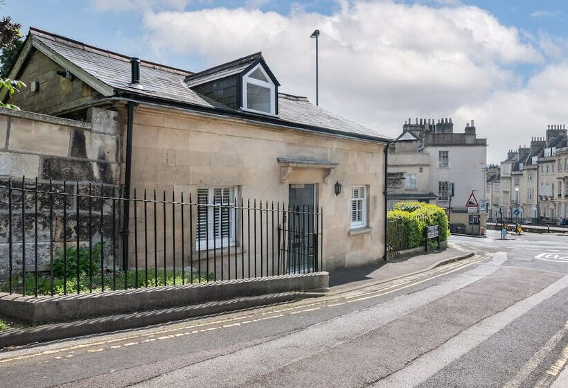 Bath Circle Camden Lodge House