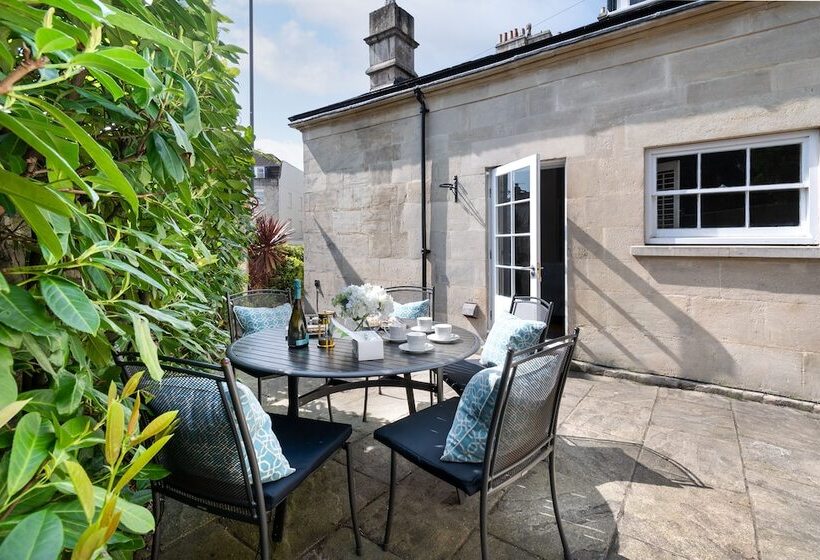 Bath Circle Camden Lodge House