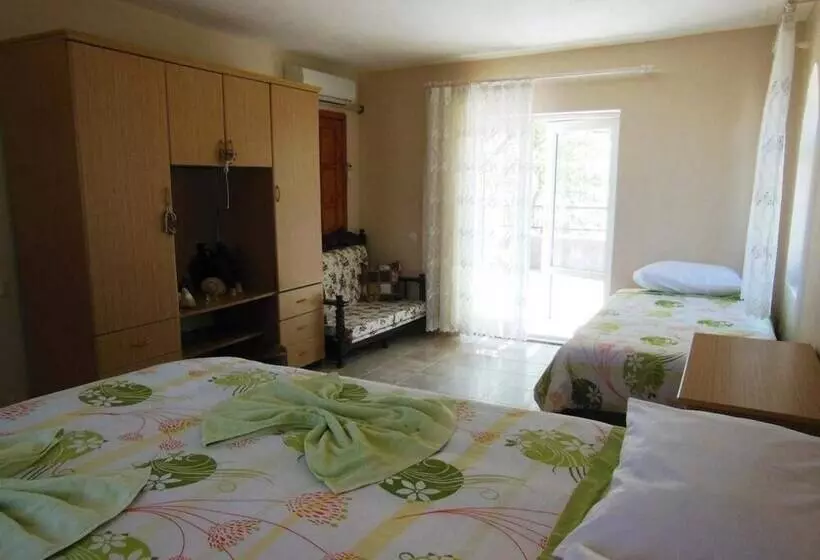 ホテル Choo Choo Pension