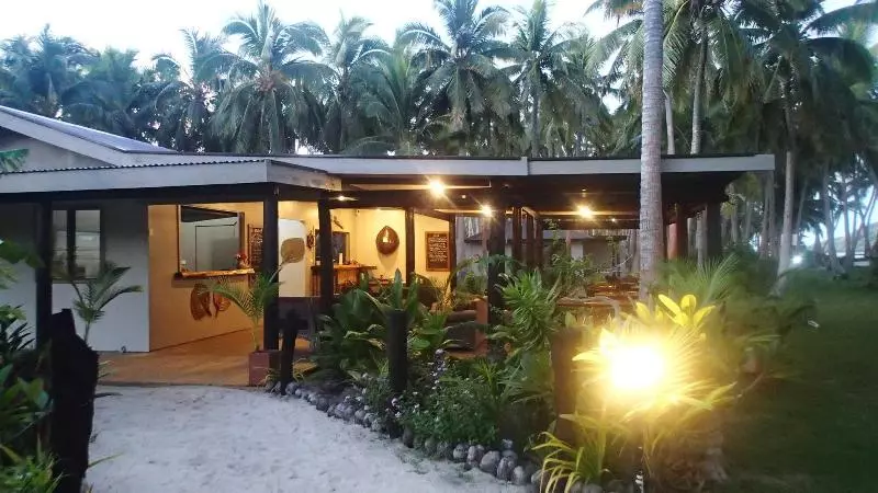 Hotelli Coconut Beach Resort