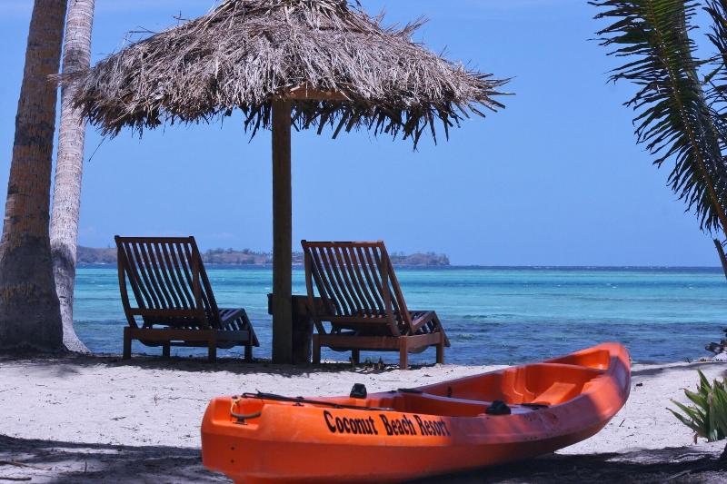 فندق Coconut Beach Resort