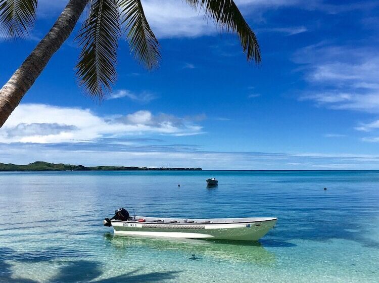 فندق Coconut Beach Resort