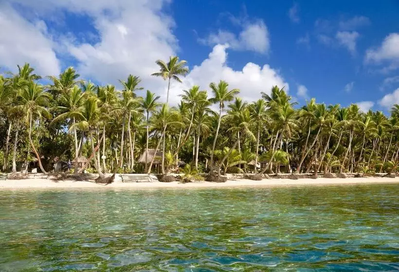 Hotelli Coconut Beach Resort