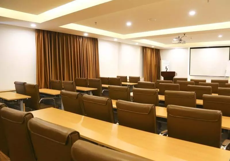 ホテル Greentree Inn Hightech Zone Shandong University Bathing Beach