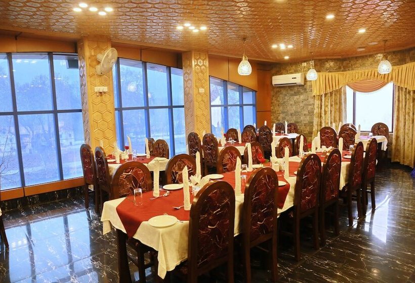 هتل Mannat Resorts