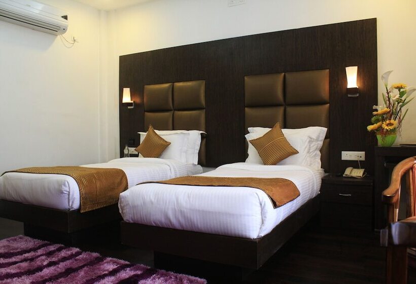 هتل Mannat Resorts