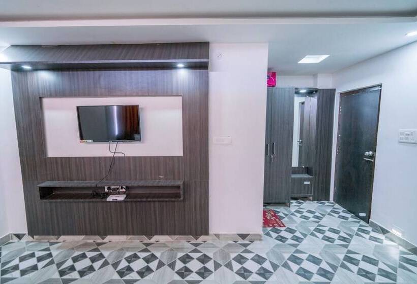 בית מלון כפרי Nancy Residency