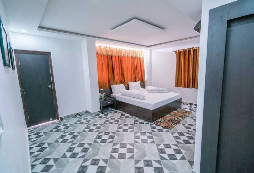 בית מלון כפרי Nancy Residency