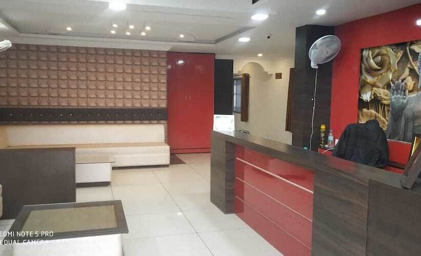 בית מלון כפרי Nancy Residency