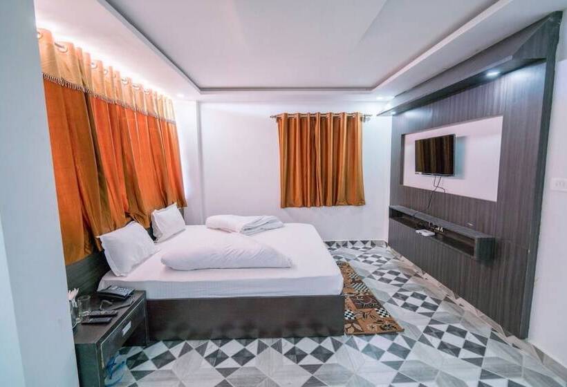 בית מלון כפרי Nancy Residency