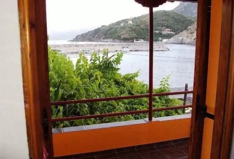 ホテル Porto Sabatiki