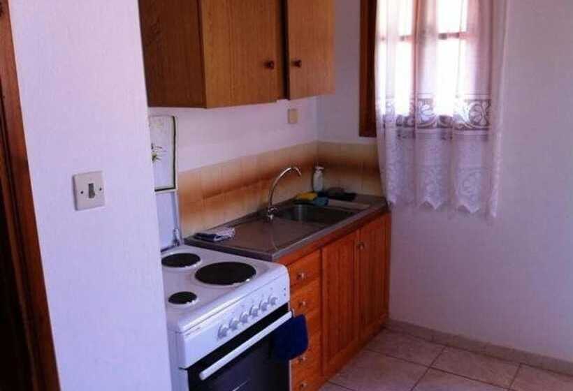 בית מלון כפרי Porto Sabatiki