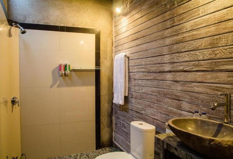 ホテル The Syron Huts Lembongan