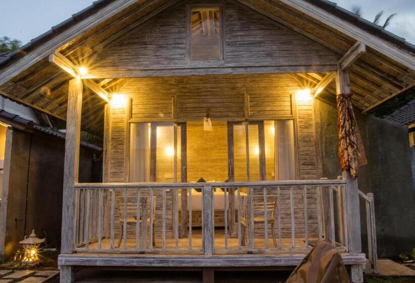 ホテル The Syron Huts Lembongan