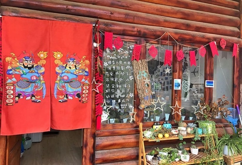 Luguhu Crazy Bird Youth Hostel