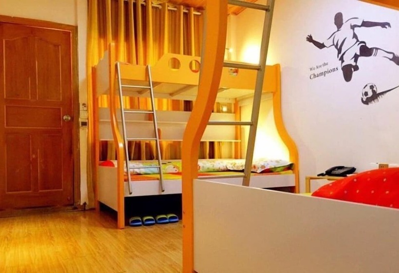 Luguhu Crazy Bird Youth Hostel