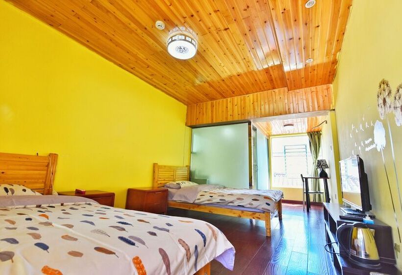 Luguhu Crazy Bird Youth Hostel